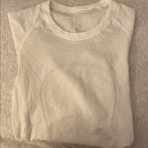 white lululemon short sleeve shirt